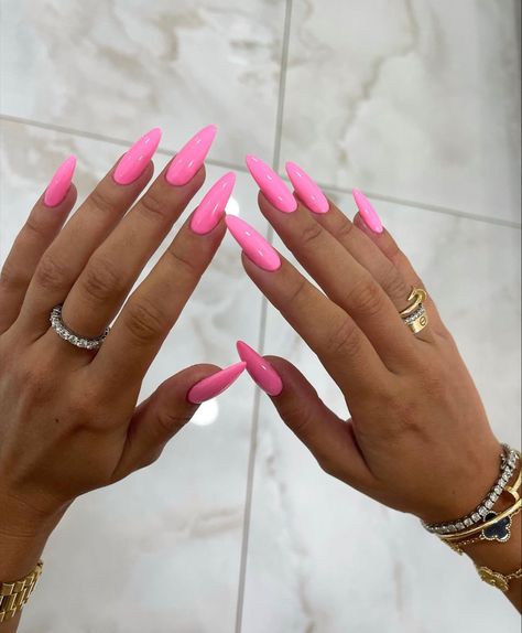 Summer Nail Inspiration, Almond Nails Pink, Barbie Pink Nails, Barbie Nails, Spring Break Nails, Broken Nails, Almond Acrylic Nails, Nails 2023, Nails Almond