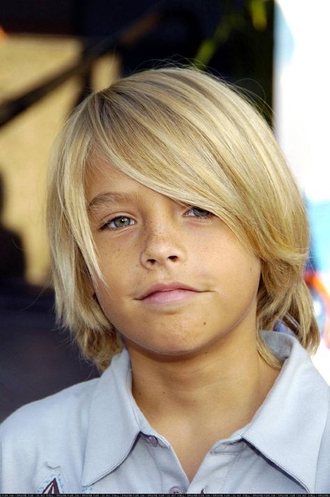 General picture of Cole & Dylan Sprouse - Photo 2063 of 2268 Long Hairstyles For Boys Kids, Boys Surfer Haircut, Boys Long Hairstyles Kids, Boys Haircuts Long Hair, Toddler Haircuts, Kids Haircuts, Haircuts 2024, Boy Haircuts Long