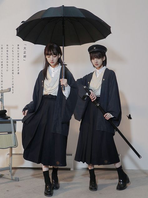 Back To Taisho Roman Wa Lolita Haori, Blouse and Wide-leg Trousers Nails Reference, Western Civilization, Manga Tattoo, Shopping Link, Mode Kimono, Picture Inspiration, Modern Western, Style Japanese, Style Japonais