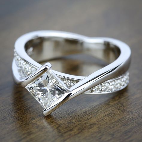 Princess Cut Diamond Ring, Bijoux Art Deco, Quality Rings, Princess Cut Engagement Rings, Princess Cut Rings, Princess Cut Diamond, Solitaire Diamond, Bezel Diamond, Blake Lively