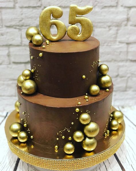 Chocolate And Gold Cake, Two Tier Chocolate Cake, Anniversary Cake Pictures, Bakers Delight, Double Layer Cake, Twin Birthday Cakes, Cake Structure, Tiered Cakes Birthday, Twins Cake