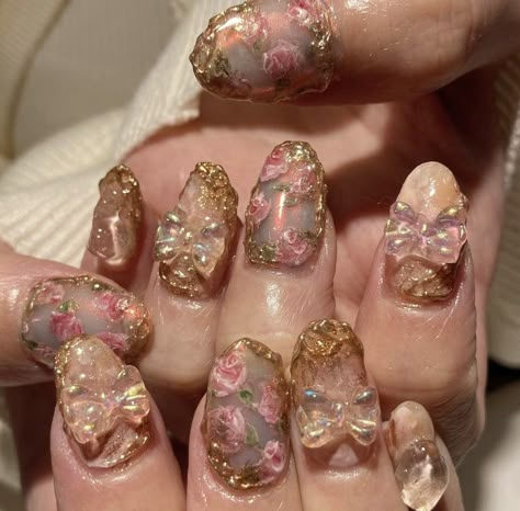 Vintage Flower Nails, Marie Antoinette Nails, Kutek Disney, Coquette Room Decor, Coquette Room, Hello Nails, Vintage Nails, Pretty Gel Nails, Really Cute Nails