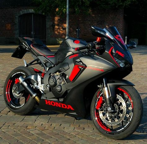 New bike new Wallpaper hd picture so beautiful Hayabusa havibike Honda car and all new Wallpaper Purple Motorcycle, Tmax Yamaha, Best Motorbike, Stylish Bike, Image Moto, Мотоциклы Cafe Racers, Motorcross Bike, Bike Aesthetic, Custom Sport Bikes