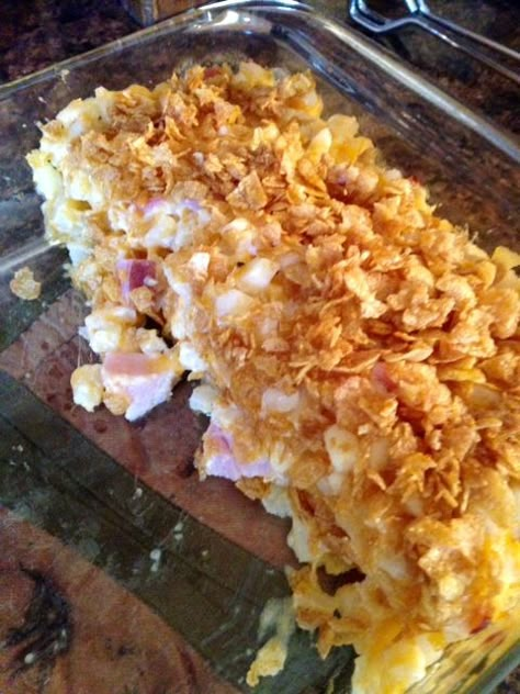 Potato And Ham Casserole, Easy Cherry Cheesecake, Ham And Hashbrown Casserole, Ham Casserole Recipes, Side Dishes For Ham, Hashbrown Casserole Recipe, Cheesy Hashbrown Casserole, Scalloped Potatoes And Ham, Frozen Hashbrowns