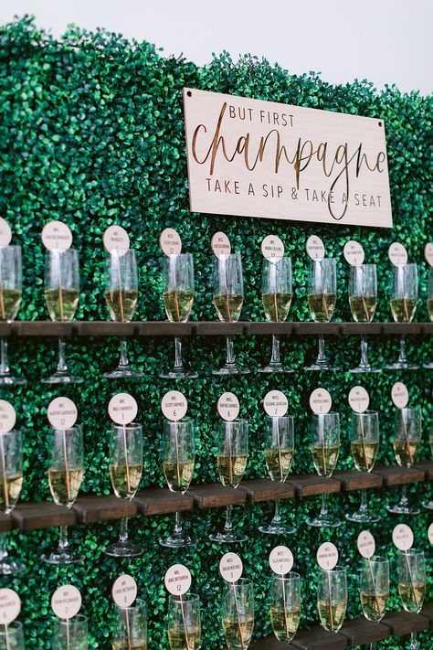 Seating Chart Wedding Champagne Wall, Champagne Wall Acrylic, Champagne Ideas Party, Find Your Seat Champagne Wall, Green Champagne Wall, Wedding Champagne Wall Ideas, Wedding Cool Ideas Creative, Bubbles And Buds Wall Wedding, Wedding Champagne Seating Chart