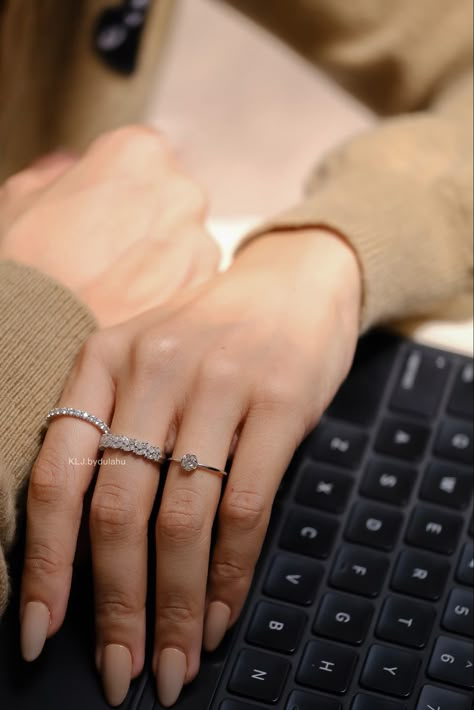 Index Finger Rings For Women Diamond, Classy Rings, Minimalist Accessories Jewellery, خواتم خطوبة, Korean Accessories, Rolex Women, Fancy Jewelry Necklace, Minimalist Accessories, Fancy Jewellery Designs