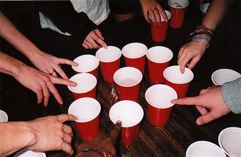 11 Simple Drinking Games You Need To Play Right Now. They are very very funny... LMAO GET DOWN MR. PRESIDENT! Simple Drinking Games, Easy Drinking Games, Beer Olympic, Games Kids, Getting Drunk, Drinking Games, Drink Up, Adult Drinks, Party Drinks