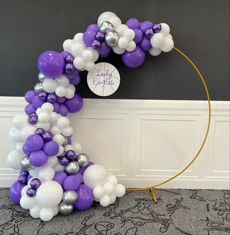 Purple White Silver Balloon Garland, Purple White Balloon Garland, Purple And White Balloon Arch, Purple And White Birthday Party Ideas, Purple And White Balloon Garland, Purple And Gold Balloon Garland, White Balloons Party, 2023 Grad Party, Basketball Banquet