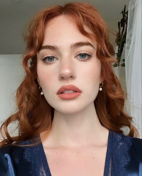 Red Hair Pale Skin, Dark Ginger Hair, Red Hair Blue Eyes, Hair Pale Skin, Redhead Makeup, Red Hair Inspo, Red Haired Beauty, Ginger Hair Color, Dark Red Hair