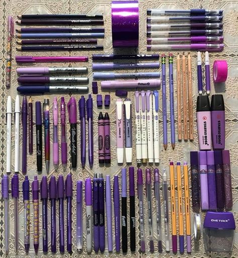 Purple School Supplies, University Supplies, Stationery Pal, Pretty School Supplies, Stationery Obsession, Cute Stationary School Supplies, Bond Paper Design, Cute School Stationary, Cool School Supplies