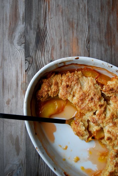 Yellow Plum Cobbler ° eat in my kitchen Yellow Plum Recipes, Plum Cobbler Recipe, Plums Recipes Dessert, Scone Dough, Plum Cobbler, Blueberry Cream Cake Recipe, Plum Dessert, Tajin Recipes, Cinnamon Baking