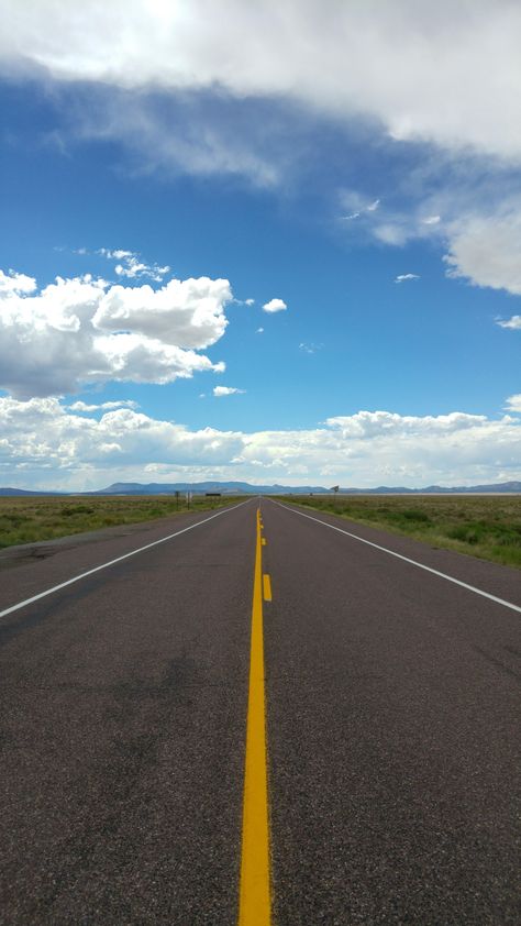 American Road (VLA - New Mexico) Highway Road Background, Road Photos, Funny Vintage Ads, Blowin' In The Wind, Graffiti Piece, Alchemy Art, Android Wallpaper Art, Desert Photography, American Road