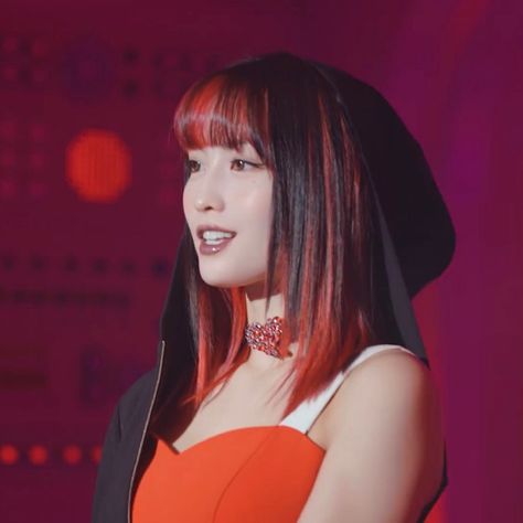 momo 모모 / twice ‘scientist’ mv icon Formula Of Love, Twice Pics, Twice Concert, Momo Hirai, Twice Momo, Momo Twice, Shin Yuna, Cut My Hair, Kpop Aesthetic