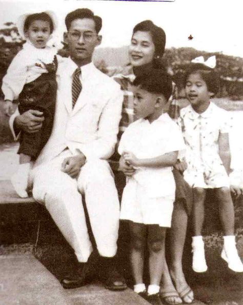 Bhumibol Adulyadej – Honourable King and the Most Beloved Man in Thailand: 33 Adorable Vintage Photos of Young Bhumibol and His Wife ~ Vintage Everyday King Rama 10, King Thailand, King Bhumipol, King Rama 9, Thai Royal Family, Thai King, Queen Sirikit, King Bhumibol Adulyadej, Bhumibol Adulyadej