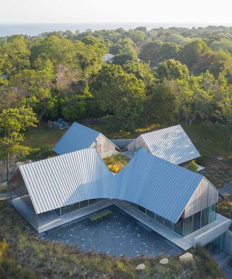 Roof Architecture, Gable Roof, House Architecture Design, Residential Architecture, Barn House, Building Design, Modern Architecture, A House, Architecture House