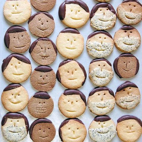 cookie faces! Food Humor, Creative Food, Diy Food, Cute Food, Food Design, Just Desserts, Cake Pops, Cookie Decorating, Kids Meals