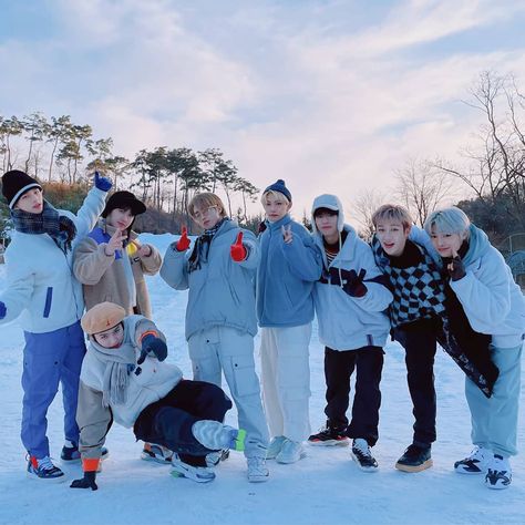 Light Blue Aesthetic, Cute Beanies, Kids Groups, Chris Chan, Skz In Cute, Savage Kids, Kid Memes, Homeless Children, Kids Icon