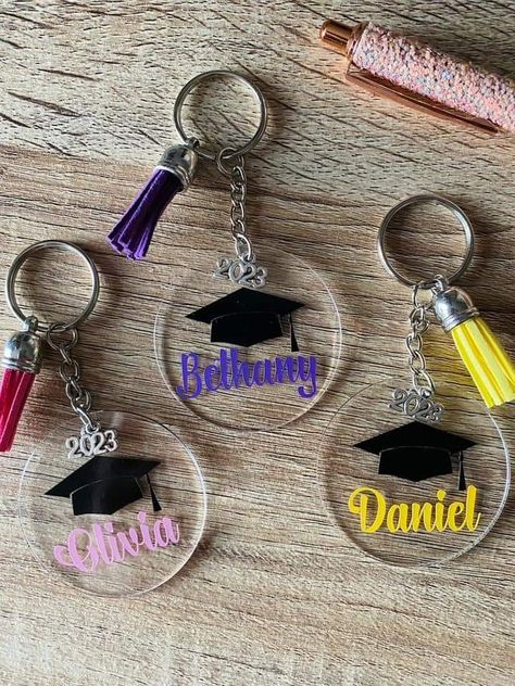 Graduate Cap, 2023 Graduate, Diy Graduation Gifts, Graduation Keychain, Unique Graduation Gifts, Graduation Crafts, School Leavers, Acrylic Keyring, Resin Crafts Tutorial