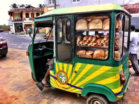 Bread Delivery, Bread Truck, Bakery Delivery, Own Business Ideas, Food Business Ideas, Bread Bakery, How To Store Bread, Store Design Boutique, Volkswagen Van