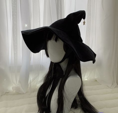 Cute Witch Costume, Handmade Witch Hat, Wizard Costume, Witch Cosplay, Hallowen Ideas, Hat Aesthetic, Witch Costumes, Witch Halloween Costume, Halloween Witch Hat