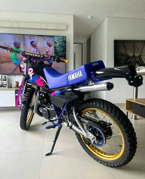 Dt Yamaha, Yamaha Dt, Motos Yamaha, Dirt Biking, Bike Life, Cars And Motorcycles, Bike, Angel, Cars