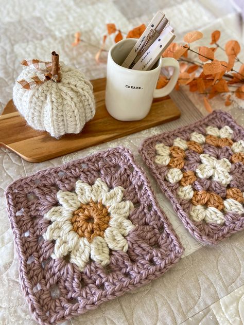 Chunky autumn granny squares Beginner Crochet Tutorial, Crochet Fall, Crochet Pumpkin, Granny Square Blanket, Final Days, Lion Brand Yarn, Granny Square Crochet Pattern, The Olympics, Chunky Crochet