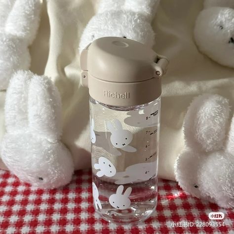 Miffy Water Bottle, Miffy Aesthetic, Miffy Bunny, Cute Coffee Cups, Hello Kitty Themes, Cute Water Bottles, Painted Tote, Stationary School, Birthday List