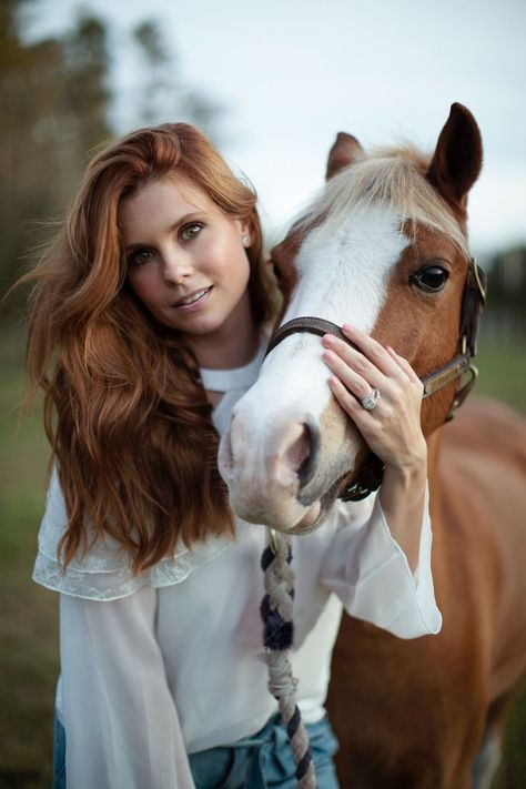 Joanna Garcia Swisher, Auburn Red Hair, Friend Happy Birthday, Joanna Garcia, Red Hair Woman, Amazing Woman, Hair Skin Nails, Classy Women, Hair Skin