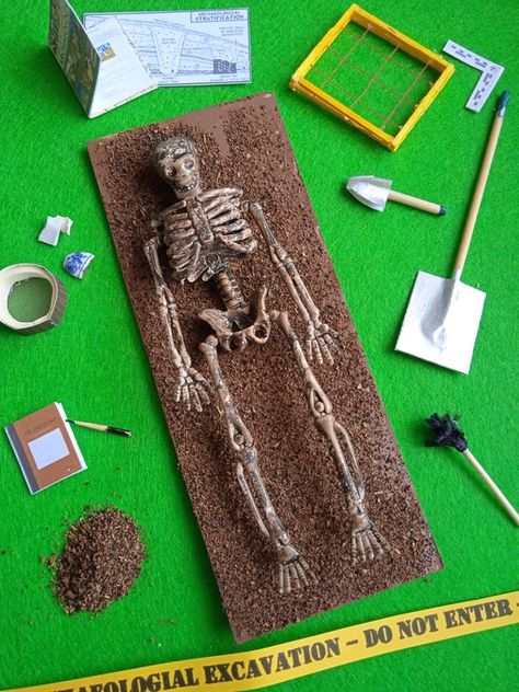 Do Not Enter, Homemade Dolls, Halloween Miniatures, House Miniatures, Kit Homes, Halloween Skeletons, Dolls House, Archaeology, Collectible Dolls