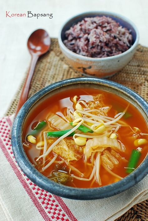 My daughter called the other day to ask me how to make kimchi kognamul guk (김치 콩나물국). She knows nothing beats it on a cold and dreary winter day in New York City. Her phone call reminded me that I had not posted this popular soup recipe yet. It’s definitely a family favorite! Kimchi kognamul guk is a variation of kongnamul … Kongnamul Guk, 10 Bean Soup Recipe, 10 Bean Soup, Bean Sprout Soup, Sprout Soup, Koreansk Mad, Bean Sprout, Bean Soup Recipe, Korean Cooking