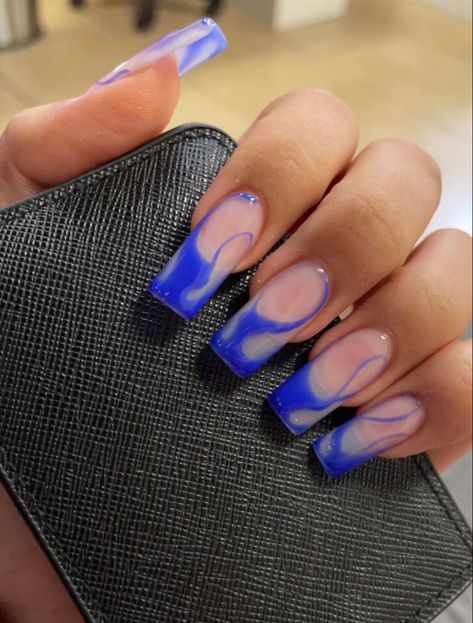 Purple Blue elegant swirls on acrylic nails medium length. Image showing 4 out of 5 nails with thumb being a side profile. Blue Lines Nails, Light Purple Nails, Dark Purple Nails, Swirl Nails, Nail Appointment, Blue Gel, Purple Line, Lines On Nails, Y2k Nails