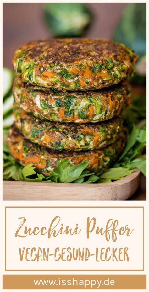 Einfaches Rezept für Zucchini Puffer – vegan & glutenfrei (ohne Ei & ohne Mehl)! Du brauchst nur eine Handvoll simpler Zutaten!  #vegan #veganerezepte #veganesmittagessen #veganesabendessen #gesunderezepte #gesundesessen #gesundeernährung #vollwertig #vollwertigeernährung #glutenfrei #zuckerfrei #zucchinipuffer #gemüsepuffer #zucchinitaler #gemüsetaler #gesund Egg Benedict, Zucchini Puffer, Vegan Zucchini, Gordon Ramsay, Zucchini Recipes, Clean Eating Snacks, Clean Eating Recipes, Sans Gluten, Meat Recipes