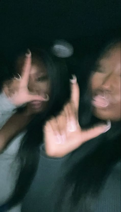 Best Friend Goals Black, Black Best Friend Goals, Bsf Pics, Funny Face Photo, Image Swag, Friend Poses Photography, Best Friend Photos, Cute Friend Photos, Bestie Goals