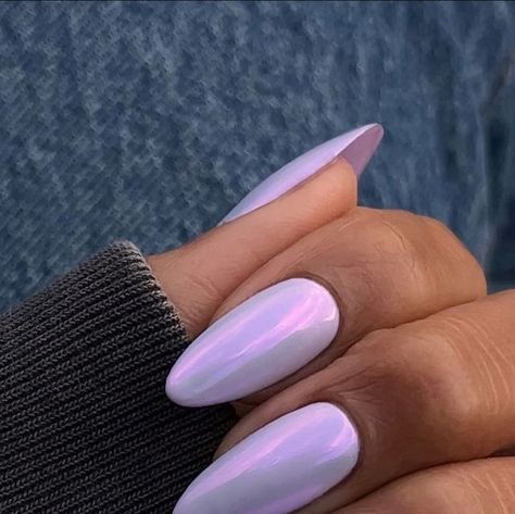 Round Lilac Nails, Chrome Nails Lavender, Light Purple Crome Nails, Lilac Chrome Nails Almond, Light Purple Chrome Nails Almond, Lilac Pearl Nails, Lavender Chrome Nails Almond, Soft Lavender Nails, Lavender Glazed Nails