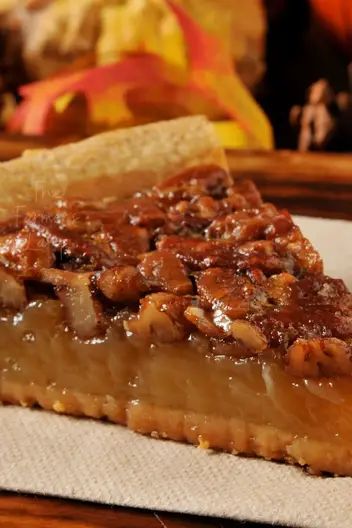 Old-Fashioned Southern Pecan Pie Recipe • The Farmer's Lamp Southern Pecan Pie Recipe, Caramel Pecan Pie, Bacon And Sausage, Southern Pecan Pie, Best Pecan Pie, Pie Pops, Ocala Florida, Pecan Pie Recipe, Pecan Recipes