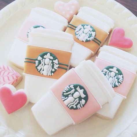 Drink up, buttercup! ☕️#nationalcoffeeday2015 #coffee #love Starbucks Birthday Party, Starbucks Cookies, Starbucks Party, Starbucks Coffee Cups, Café Starbucks, Starbucks Cake, Starbucks Birthday, Starbucks Lovers, Starbucks Secret Menu