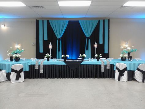 Black and Turquoise Wedding Head Table and Backdrop by Twig Floral Designs, Carbondale, Illinois www.twig-designs.com Jonathan Reiman, Designer Black And Turquoise Wedding, Wedding Seat Covers, Teal Wedding Colors, Head Table Decor, Head Tables, Head Table Wedding, Royal Blue Wedding, Wedding Toasts, Turquoise Wedding