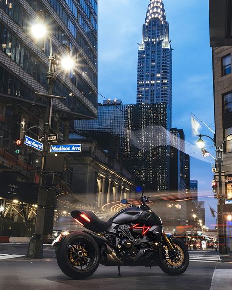 Ducati Diavel 1260s, Ducati Diavel V4, Diavel V4, Ducati Diavel Carbon, Ducati Monster 1200 S, Ducati 916, Ducati Monster 1000, Big Bike, Luxury Vehicle