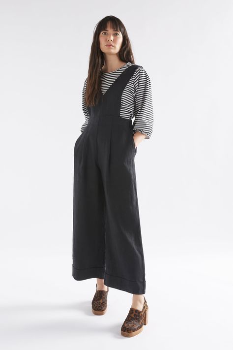 Addi Linen Pinafore Style Full Jumpsuit Model Front | BLACK Jumpsuit With Shirt Underneath, Styling Dresses, Linen Pinafore, Jumpsuit Outfits, Overalls Outfit, Style Jumpsuit, Front Tuck, Linen Jumpsuit, Summer Ideas