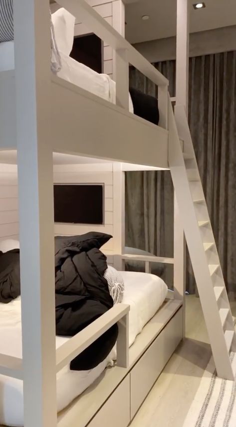 Bunk Bed Decor, Kris Jenner House, Bedroom Adult, Bunk Bed Rooms, Adult Bunk Beds, Bed Nook, Jenner House, Bunk Beds Built In, Bedroom Decor For Small Rooms