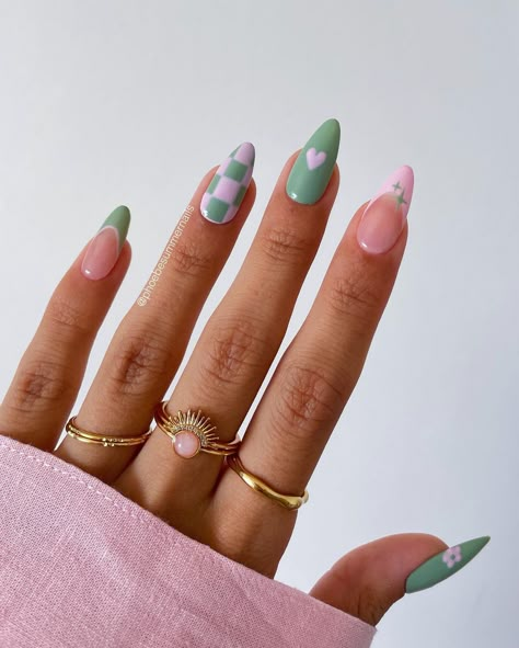 30 New Trendy Nail Art to Inspire You Trendy Oval Nails Designs, Short Oval Nails Ideas Summer, Modern Spring Nails, Funky Nail Art Trendy Summer, End Of School Nails, Funky Nails Inspo Summer, Spring Nails 2024 Trends Almond, Nails September, Mint Green Nails