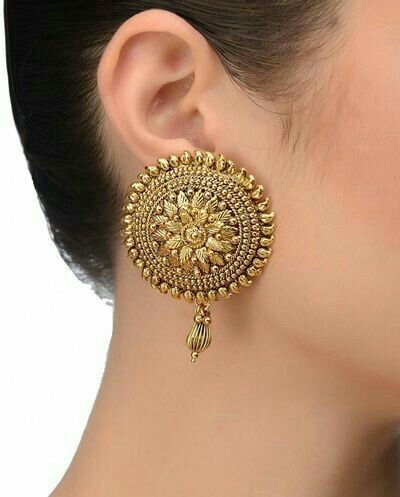 Tops Earrings, Artificial Earrings, Gold Ear Rings, Ear Tops, Gold Tops, Lehengas Wedding, Gold Round Earrings, Indian Jewelry Earrings, Gold Jewelry Simple Necklace