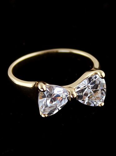 Dainty Bow Ring ☮ re-pinned by http://www.wfpblogs.com/author/southfloridah2o/ Diamond Bows, Bow Ring, Wedding Rings Vintage, Cute Rings, Chandigarh, Pretty Jewellery, Modern Jewelry, Bling Bling, Cute Jewelry