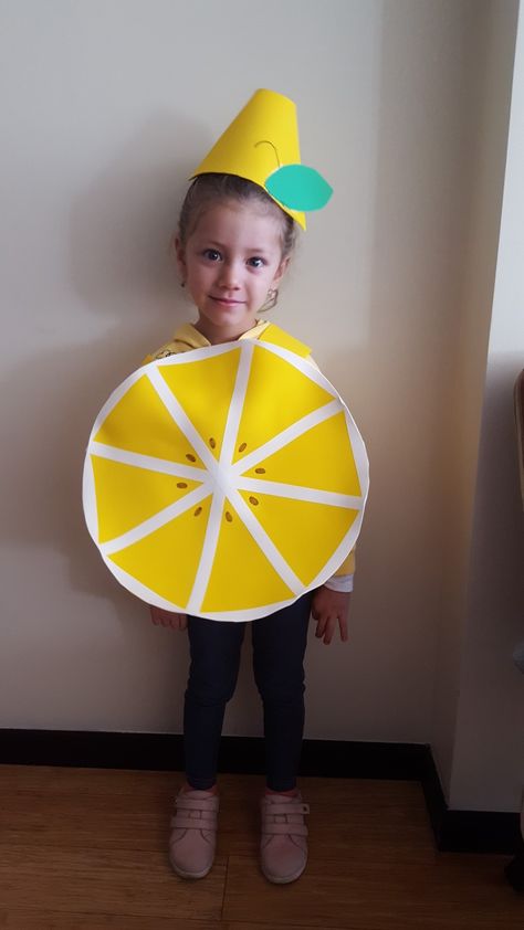 Lemon costume super easy Lemon Fancy Dress For Kids, Diy Lemon Costume, Lemonade Costume Diy, Lemon Costume Diy, Lemon Costume, Fancy Dress Costumes Kids, Lemon Diy, Fruit Costumes, Book Character Day