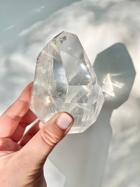 Clear Quartz | the master healer, cleaning & uplifting Measures 5.5 inches tall and 4 inches wide. Healing Paintings, Crystal Packaging, Big Crystals, Crystal Aesthetic, Salt Crystal, Angel Aura Quartz, Beautiful Crystals, Waterproof Jewelry, Crystal Art