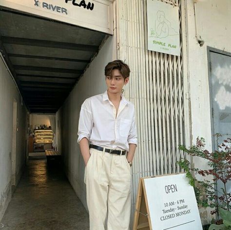 Dinner Outfit Men, Korean Men Fashion, Men Fashion Photoshoot, Mens Smart Casual Outfits, Color Combos Outfit, Classy Outfits Men, Wedding Outfit Men, Smart Casual Men, Beige Outfit