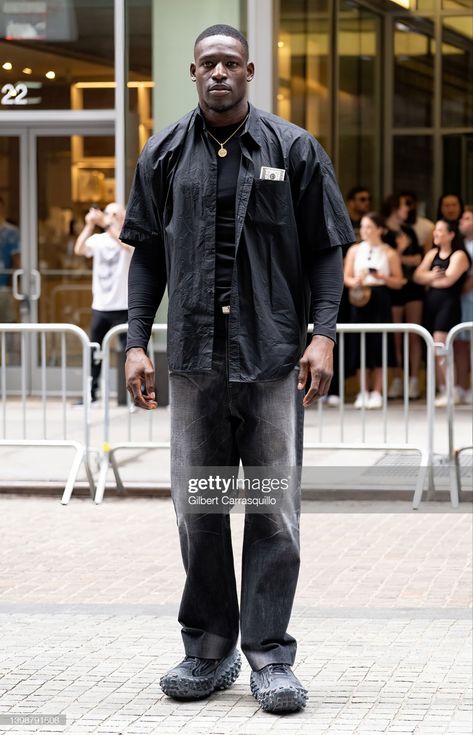 Balenciaga Defender Outfit, Street Fashion Men Streetwear, High Fashion Street Style, Mens Streetwear, Fashion Killa, Balenciaga, High Fashion, Normcore, Street Wear