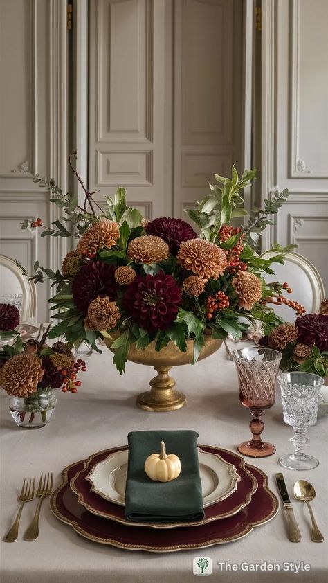 Elegant Thanksgiving Tablescapes to Elevate Your Celebration - The Garden Style Exquisite Table Settings, Grandmillenial Fall Tablescape, Ina Garten Tablescape, Cozy Table Decor, Thanksgiving Dinner Tablescape, Christmas Decor At Thanksgiving, Formal Thanksgiving Table Settings, Dinner Party Color Palette, Easy Holiday Tablescapes