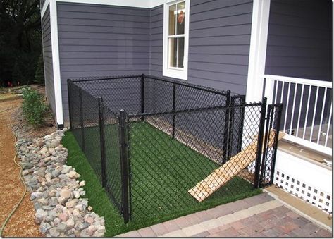 10 Creative Dog Pen Ideas Small Dog Fence, Outdoor Dog Area, Backyard Dog Area, Dog Potty Area, Dog Friendly Backyard, Dog Backyard, Dog Run, Diy Dog Kennel, Dog Spaces