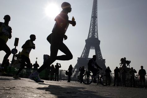 Paris Marathon, Marathon Aesthetic, Weekend In Paris, Run Club, I Love Paris, Run It, Love Paris, Paris London, March 2023